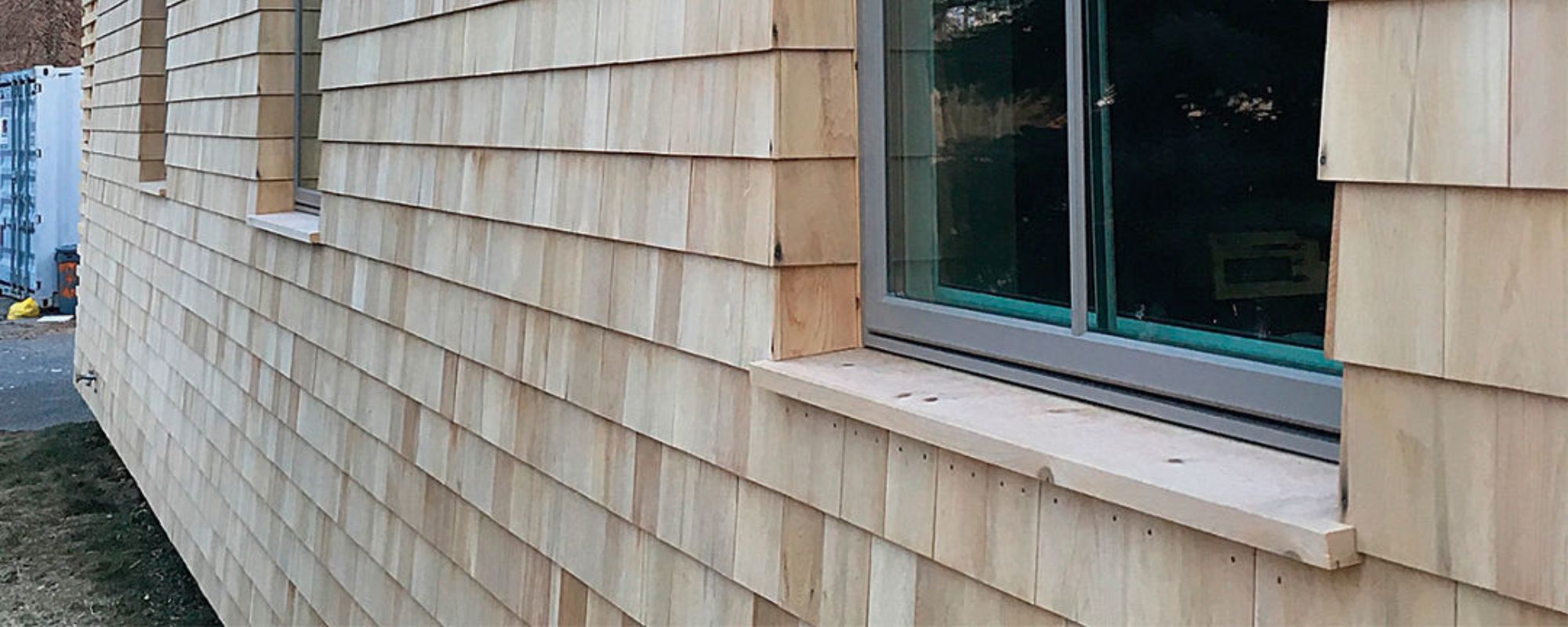 Recessed and flush windows